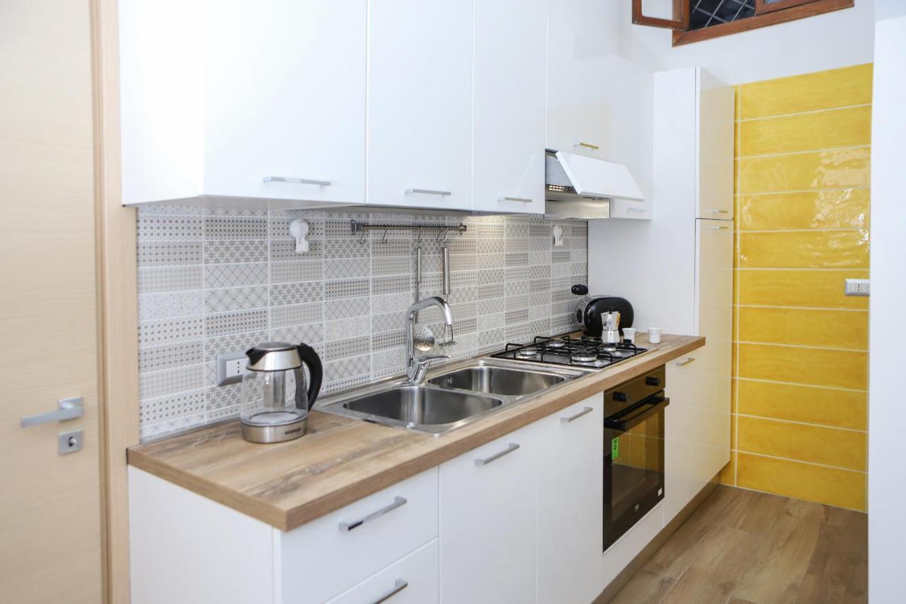 Tribunali Family Apartment By Wonderful Italy Napoli Dış mekan fotoğraf
